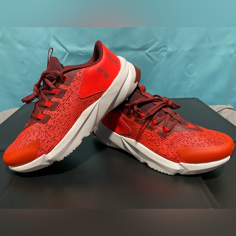 Under Armour Scramjet 5 Running Shoes “radio red” youth size 7 womens size 8.5